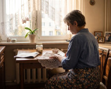 Mąż odszedł do innej, a jego mama została - osiemdziesiąt lat, blok obok. Przez dziewięć lat woziłam jej obiady i leki, bo syn "nie miał jak". Mieszkanie zapisała mi u notariusza. Były mąż dowiedział się przy odczytaniu