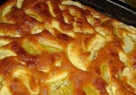 Pyszna szarlotka: wspaniały przepis bez specjalnych wymogów