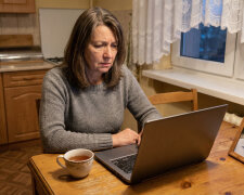 Brat namówił mamę, żeby przepisała na niego działkę. Mówił, że to dla dobra rodziny, że się wszystkim zajmie. W styczniu wystawił działkę na sprzedaż