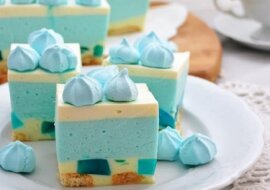 Smerfetka. Delikatne i piankowe ciasto bez pieczenia