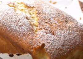 Pyszna babka twarogowa o kremowym zapachu. Gotowanie jest szybkie i łatwe