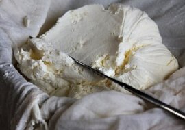 Miękki serek mascarpone możesz zrobić sam. Włoski klimat na Twoim stole kuchennym