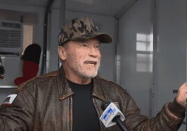 Arnold Schwarzenegger podarował na Boże Narodzenie 25 mikrodomów potrzebującym weteranom