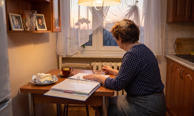 Na chrzcinach prawnuka mama wstała z kieliszkiem i ogłosiła, że dom pod Kockiem zapisała Marianowi - "bo Marian ma syna, nazwisko zostanie". Wszyscy wypili. Podatek i węgiel za ten dom od 2017 roku płacę ja.