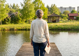Siostra zaproponowała, żebyśmy razem kupiły działkę nad jeziorem. Ja dałam swoją połowę od razu, ona miała dopłacić w ratach. Po dwóch ratach przestała. Działka jest na nas obie