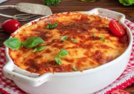 Aromatyczna zapiekanka z bakłażana i serową skórką