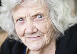 "Daję w prezencie mojej mamie, a ona oddaje wszystko siostrze": Julia wszystko zabiera, sprytnie matką manipulując