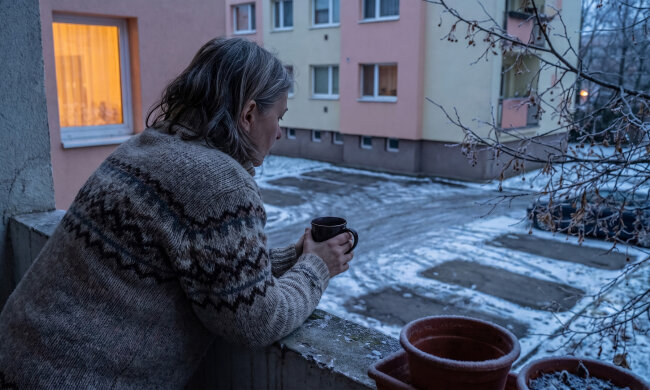 Mąż od lat w każdy wtorek wychodził wieczorem na męskie koło różańcowe. W styczniu przy kolędzie pochwaliłam się księdzu, że mój taki zaangażowany. Ksiądz odstawił filiżankę i powiedział, że koło mężczyzn rozwiązało się dwa lata temu