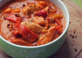 Pyszny paprykarz z kurczaka - pyszne danie węgierskie