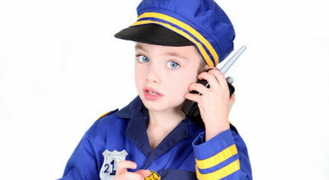 Najsłodsze fałszywe wezwanie: policjant odebrał telefon od 4-letniego chłopca