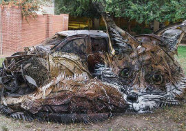 Artysta zamienia śmieci w oszałamiające rzeźby zwierząt