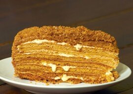 Przepis na ciasto miodowo biszkoptowe