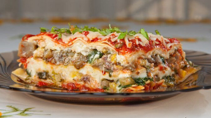 Lasagne z warzywami i serem. Prawdziwe włoskie arcydzieło kulinarne