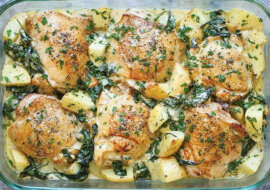 Kurczak z ziemniakami zapiekany w bułgarskim sosie. Pycha