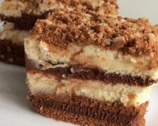 Ciasto bez pieczenia z mascarpone. Ma delikatny serowy smak, przełamany wyraźnie nutą kakaową i waniliową