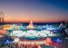 W Chinach zbudowano gigantyczne lodowe miasto