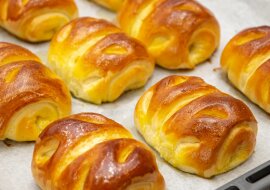 Zawsze udane ciasto, zmieniając nadzienie, za każdym razem uzyskuję nowy smak. Dzisiaj piekę z jabłkami