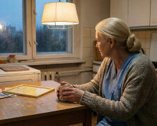 Pracowałam na nocki w szpitalu, żeby córka mogła skończyć studia za granicą. Skończyła, dostała dobrą pracę, wyszła za mąż. Na ślub nie zostałam zaproszona - bo "mama by się nie odnalazła w takim towarzystwie"