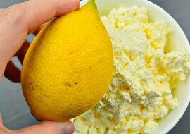 Ciekawy wypiek do herbaty: potrzebny jest twaróg i cytryna