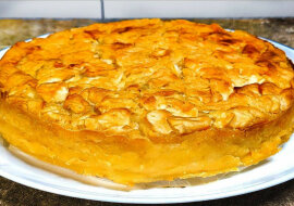 Wspaniałe ciasto jabłkowe z dużą ilością nadzienia i niewielką ilością ciasta