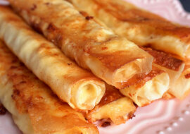 Smażone roladki z lawasza. Pyszna przekąska lub śniadanie