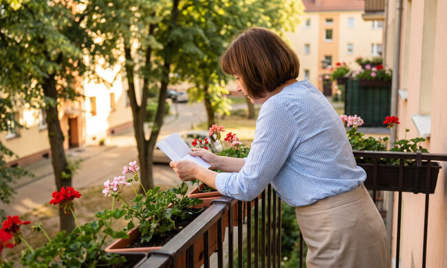 Siostra powtarzała, żebym nie dzwoniła do mamy - "tylko ją mylisz, potem pół nocy nie śpi". Na stypie sąsiadka powiedziała, że mama co niedzielę po mszy siadała przy telefonie i czekała, aż zadzwonię