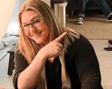 Sesja zdjęciowa z noworodkiem nie przebiegła zgodnie z planem – rodzice sami zasnęli