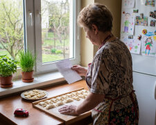 Syn ściągnął mnie na zimę do Dublina - "mama odpocznie, pozwiedza, pobędzie z wnukami". W polskim sklepie na tablicy ogłoszeń wisi kartka z numerem synowej: "Szukam niani od kwietnia, 15 euro za godzinę"