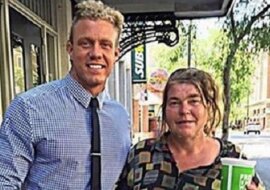 Mężczyzna co wtorek zapraszał na obiad bezdomną kobietę. Pewnego dnia wyznała mu coś, w co nie mógł uwierzyć