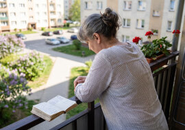 Zawiozłam auto męża na przegląd, bo on nie miał czasu. Mechanik spojrzał na licznik i się zdziwił: "Mąż dużo jeździ, ze dwa tysiące kilometrów na miesiąc". Mąż jeździ tylko do pracy - dziesięć minut w jedną stronę