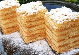 Kruche ciasto z jabłkami. Jego piękny i słodki aromat powoduje, że sąsiedzi Ci będą zazdrościli