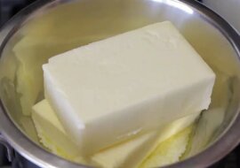 Jak prawidłowo sklarować masło? Oto szczegóły przygotowania prawdziwego masła ghee