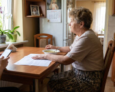Wnuczka założyła mi przez internet Profil Zaufany i "przy okazji" bankowość w telefonie, żebym nie stała w kolejkach. W lutym przyszło pismo z ZUS-u: od marca komornik zajmuje część mojej emerytury za niespłaconą pożyczkę