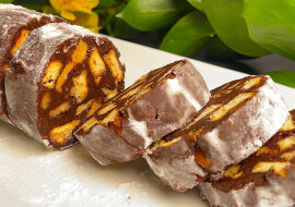 Przygotowujemy roladę czekoladową bez piekarnika lub kuchenki