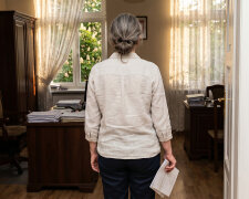 Matka zostawiła testament w kopercie u notariusza. Brat otworzył go pierwszy i powiedział, że "mama wszystko podzieliła po równo". Notariusz zadzwonił do mnie tydzień później. W testamencie nie było ani słowa o równym podziale.