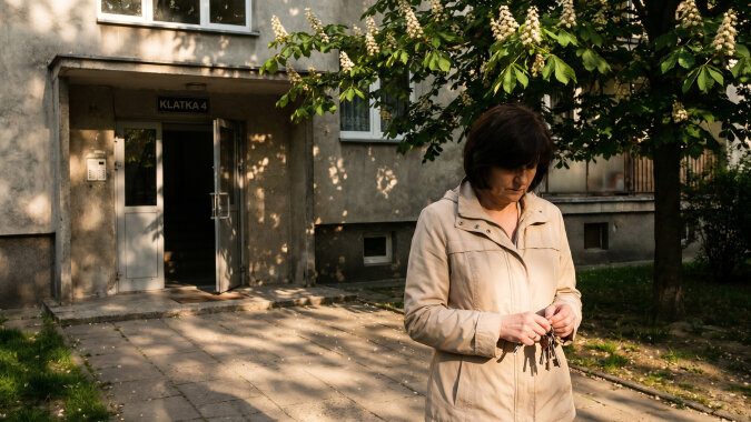 Siostra wyjechała do Niemiec w 1987 roku i zerwała kontakt. W zeszłym miesiącu znalazłam ją przez Facebook i napisałam. Odpisała po dwóch dniach jedno zdanie: "Wiesz, dlaczego wyjechałam - zapytaj matkę o lato przed moim wyjazdem"