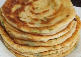 Najsmaczniejsze podpłomyki z serem i szczypiorkiem na kefirze