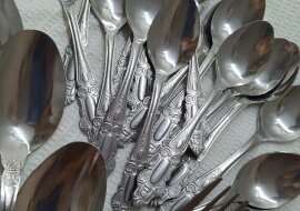 Łyżki i widelce błyszczą jak nowe! Pokażę ci, jak wyczyścić sztućce w domu