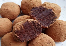 Delikatna trufla czekoladowa. Po prostu rozpływa się w ustach