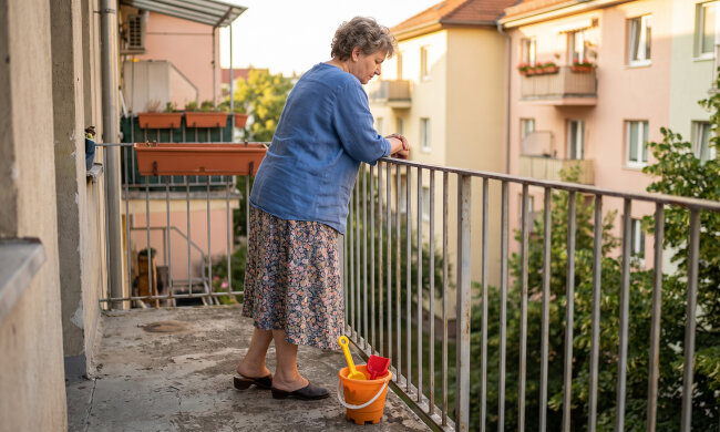 Córka poprosiła, żebym wzięła wnuki na weekend, bo z mężem muszą coś załatwić. Przyjechała w piątek z trzema walizkami, pudłem zabawek i psem. W niedzielę napisała, że "coś się przeciągnęło"
