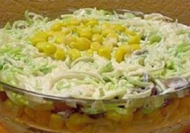 Sałatka na ostro - czyli por i kurczak w sosie czosnkowym