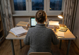 Przez 15 lat robiłam za darmo księgowość w firmie szwagra. Kiedy powiedziałam, że chcę za to pieniądze, usłyszałam: "Ale przecież to rodzina". Na następne święta nie dostałam zaproszenia