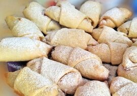 Przepis na kruche rogaliki. Wystarczy mieć jedynie trzy składniki