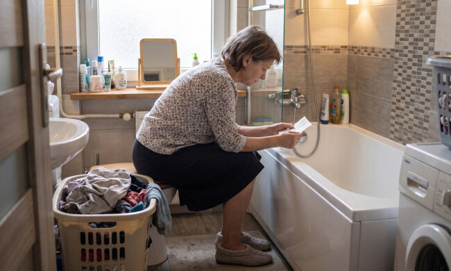 W praniu z kieszeni męża wypadł kwit od grawera: bransoletka złota, napis "Dla B.". Nie mam na imię na B. Włożyłam kwit z powrotem do kieszeni. Odbiór jest we wtorek