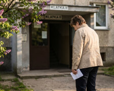 Mąż przez lata mówił, że nie dostał podwyżki. Po jego śmierci syn pojechał do kadr po świadectwo pracy. Okazało się, że od 2012 roku zarabiał prawie dwa razy tyle, ile przynosił do domu