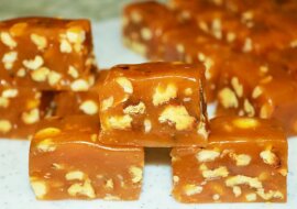 Kiedy mam ochotę na coś słodkiego - gotuję śmietanę z cukrem. Pycha