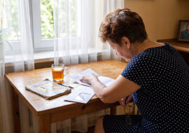 Mieszkanie po mamie w Sosnowcu sprzedawał brat, na moje pełnomocnictwo. Przelał mi sto sześć tysięcy, połowę. W czerwcu przyszło pismo, że według aktu notarialnego moja połowa to sto czterdzieści pięć tysięcy