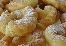 Puszyste i delikatne pączki waniliowe do herbaty