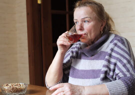 "Mieszkajcie u siebie, mam już was dość! - oznajmiła matka": Kiedy dzieci skończyły remont domu, teściowa wymyśliła kolejny powód do kłótni