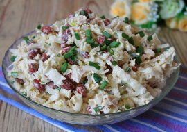 Przygotowuję szybką i smaczną sałatkę z fasolą: wystarczy 10 minut